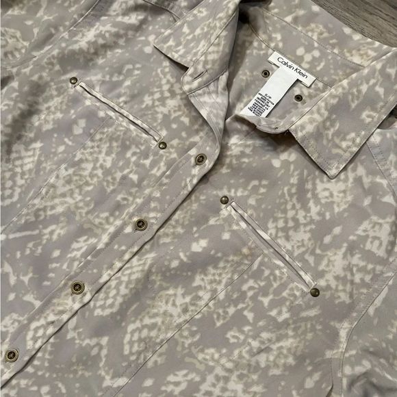 Calvin Klein Womens Blouse Shirt -Roll Tab Sleeve - Button Down Gray Size Small - Picture 5 of 13